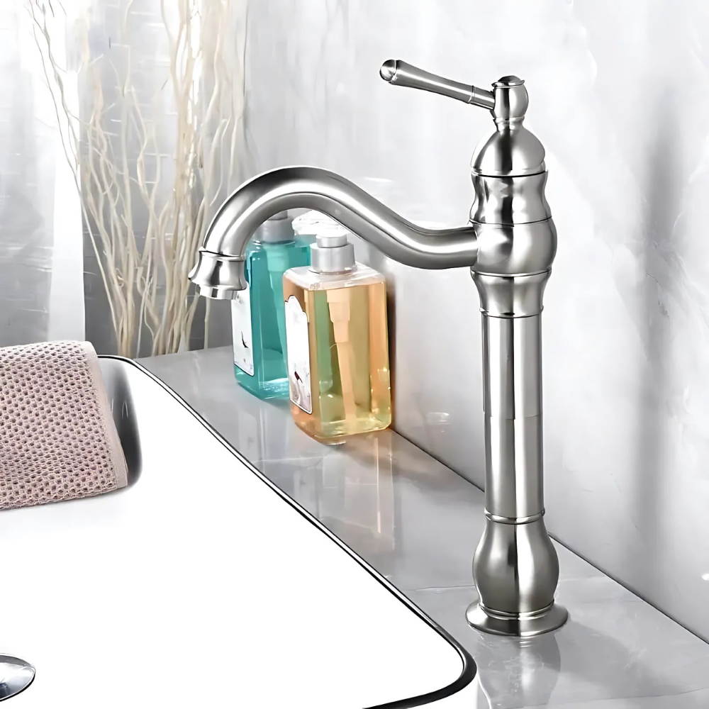 Ibis antique brass bathroom faucet – vintage-inspired design with a warm brass finish, featuring dual handles and a timeless elegance for classic bathroom décor.
