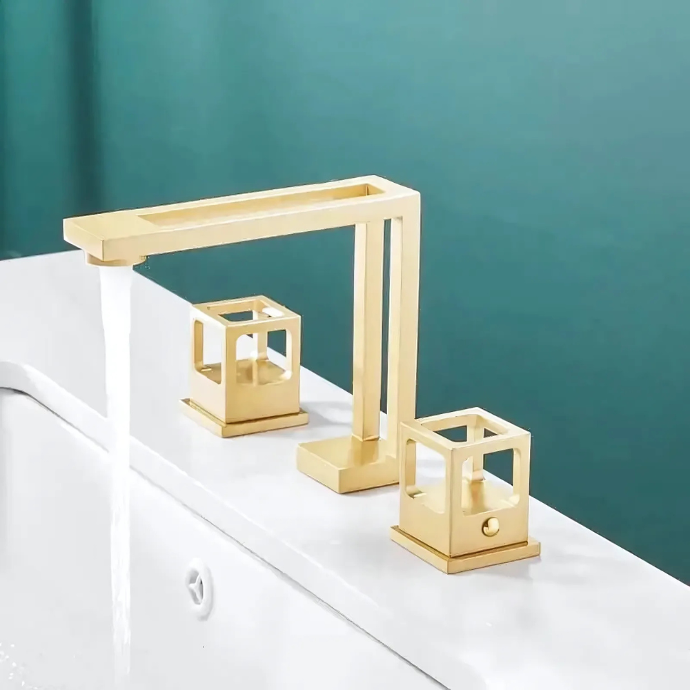 Gelo 3-hole bathroom faucet – elegant widespread design with dual handles for precise water control, perfect for adding a touch of sophistication to any bathroom.