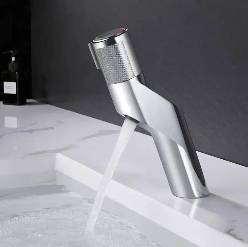 Alia gold bathroom faucet – luxurious and elegant design with a radiant gold finish, combining timeless beauty with modern functionality for a sophisticated bathroom upgrade.