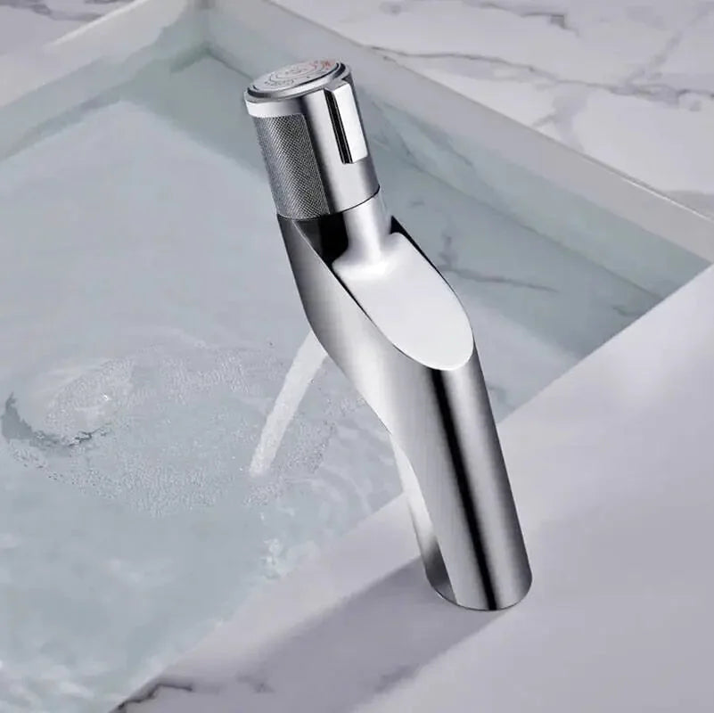 Alia gold bathroom faucet – luxurious and elegant design with a radiant gold finish, combining timeless beauty with modern functionality for a sophisticated bathroom upgrade.