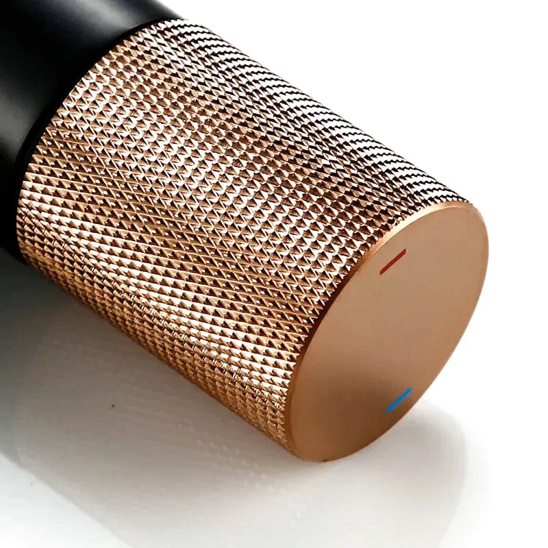 Ciel industrial-style bathroom faucet – bold and modern design with a durable metal construction, combining vintage charm with contemporary functionality.