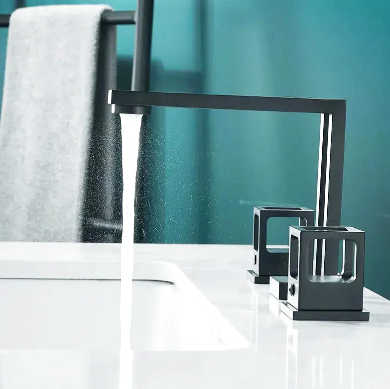 Gelo 3-hole bathroom faucet – elegant widespread design with dual handles for precise water control, perfect for adding a touch of sophistication to any bathroom.