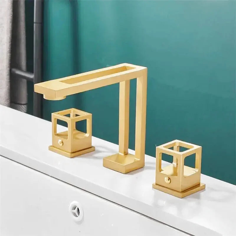 Gelo 3-hole bathroom faucet – elegant widespread design with dual handles for precise water control, perfect for adding a touch of sophistication to any bathroom.