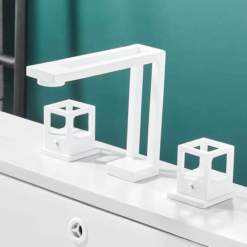 Gelo 3-hole bathroom faucet – elegant widespread design with dual handles for precise water control, perfect for adding a touch of sophistication to any bathroom.