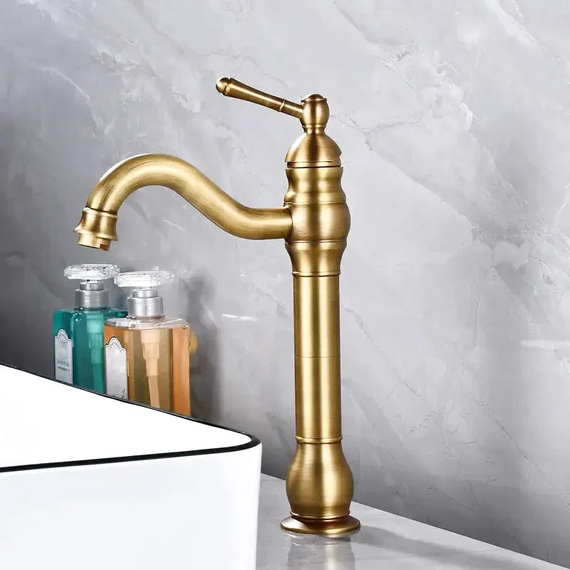 Ibis antique brass bathroom faucet – vintage-inspired design with a warm brass finish, featuring dual handles and a timeless elegance for classic bathroom décor.