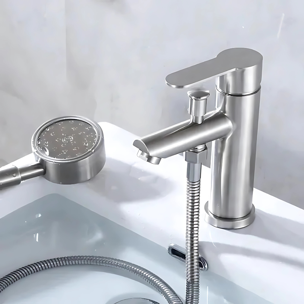 Sona single-hole bathtub faucet – sleek and modern design with a smooth water flow, perfect for contemporary bathrooms seeking elegance and functionality.