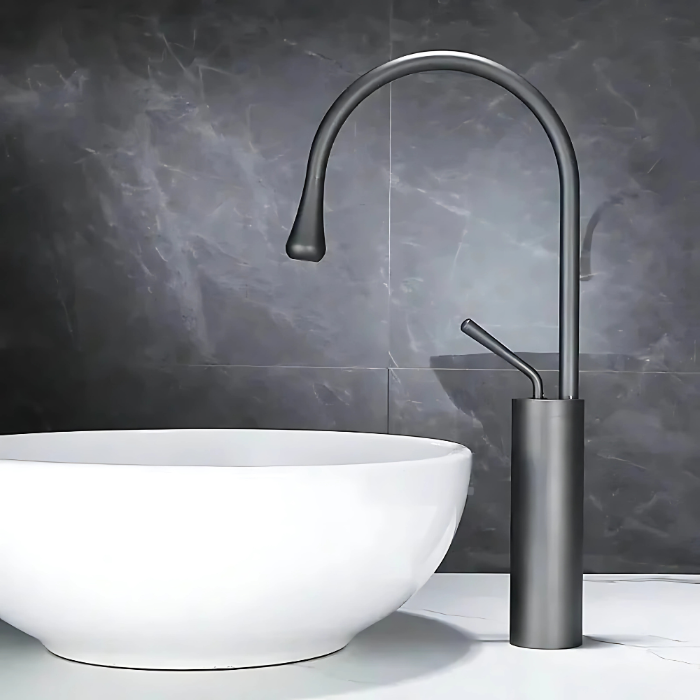 Vila brass bathroom faucet – elegant and durable design with a warm brass finish, combining timeless style with modern functionality for a sophisticated bathroom upgrade.