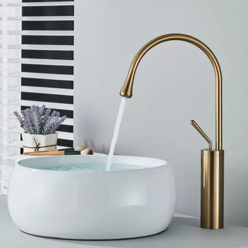 Vila brass bathroom faucet – elegant and durable design with a warm brass finish, combining timeless style with modern functionality for a sophisticated bathroom upgrade.