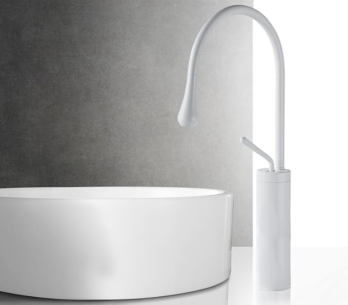 Vila brass bathroom faucet – elegant and durable design with a warm brass finish, combining timeless style with modern functionality for a sophisticated bathroom upgrade.