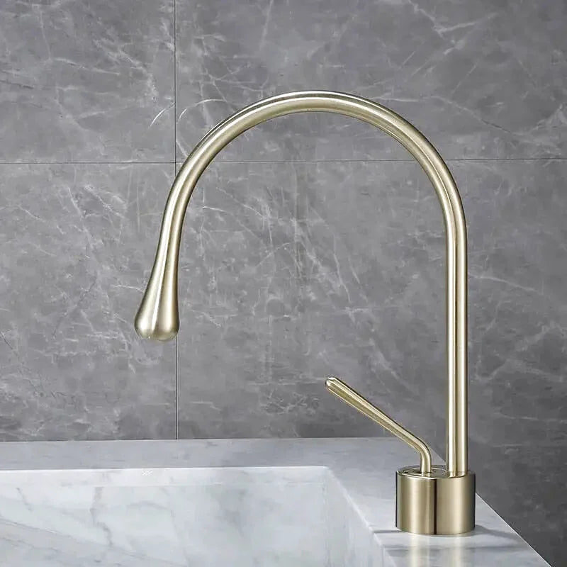Vila brass bathroom faucet – elegant and durable design with a warm brass finish, combining timeless style with modern functionality for a sophisticated bathroom upgrade.