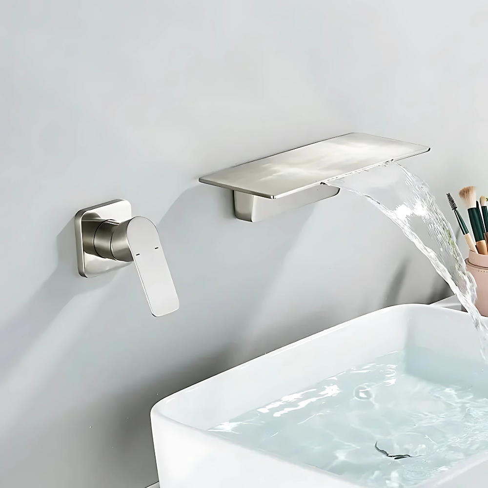 Rima waterfall bathtub faucet – elegant and modern design with a wide spout for a smooth, cascading water flow, creating a luxurious spa-like bathing experience.